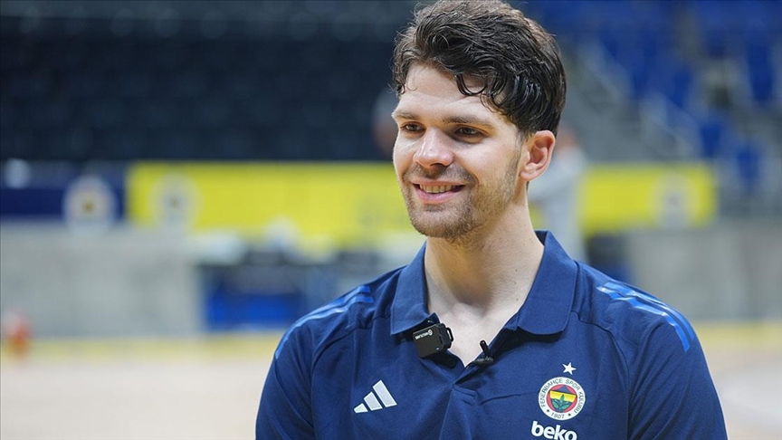 Tarık Biberovic'in hayali Fenerbahçe'yle THY Avrupa Ligi'ni kazanıp, NBA'e gitmek