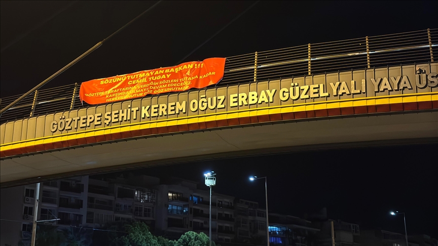 Göztepe taraftarından İzmir Büyükşehir Belediye Başkanı Tugay'a pankartlı tepki