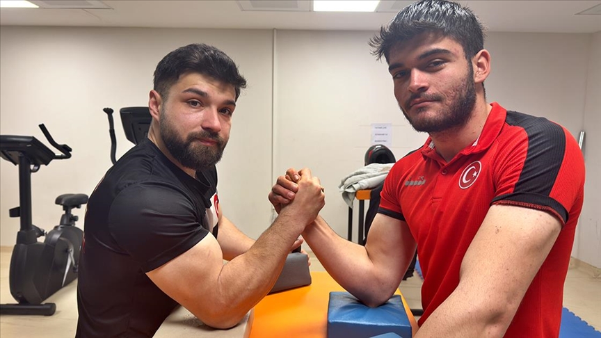 Bilek güreşinin namağlup birincileri Avrupa ve dünya şampiyonalarında yarışacak