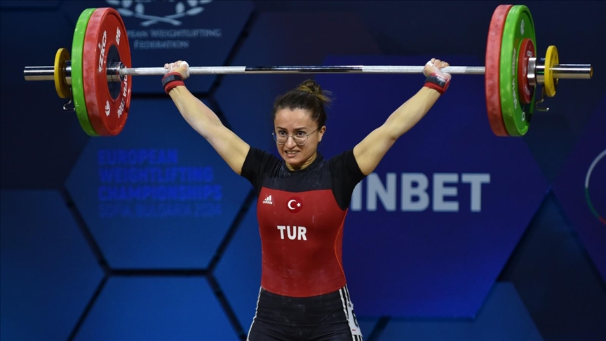 Milli halterci Aysel Özkan, Avrupa 2'ncisi oldu