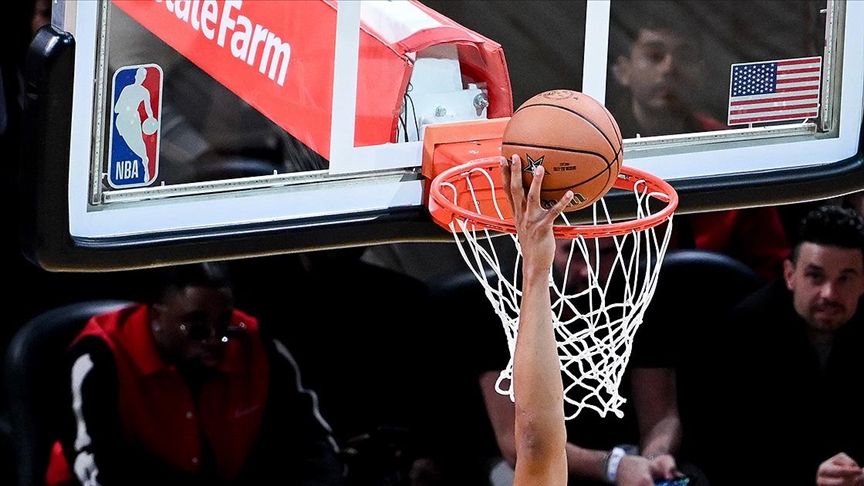 NBA play-off'larında Doncic'in 31 sayı attığı maçı kazanan Lakers seriyi 1-1 yaptı