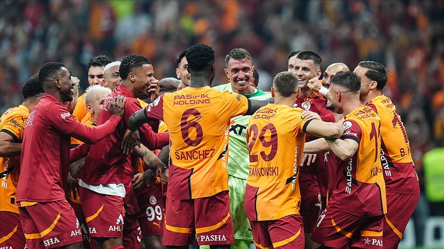Galatasaray beşinci yıldızı takan ilk takım oldu