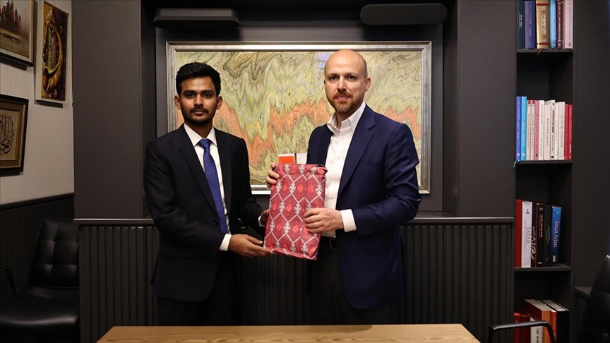 Bangladeş Gençlik ve Spor Bakanı Bhuyain, Dünya Etnospor Birliği Başkanı Bilal Erdoğan'ı ziyaret etti