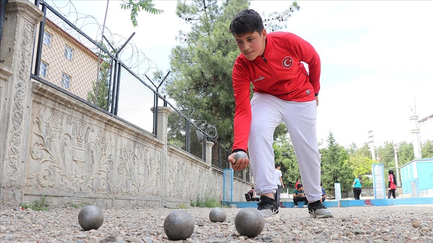 Öğretmeninin yönlendirmesiyle başladığı boccede 3 yılda 8 madalya kazandı