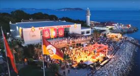 Galatasaray, 25. şampiyonluğu Kalamış'ta kutladı