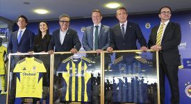 Fenerbahçe, stat isim ve forma sponsorluğu için Chobani ile sözleşme imzaladı