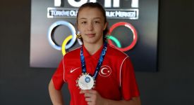 Milli güreşçi Eylem Engin bronz madalya kazandı