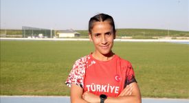 Muşlu Türkiye rekortmeni Derya Kunur'un yeni hedefi 3 ülkede şampiyonluk