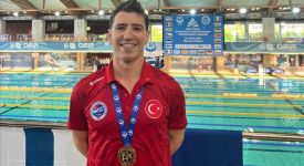 Milli sporcu Derin Toparlak, Paletli Yüzme Avrupa Şampiyonası'nda üçüncü oldu
